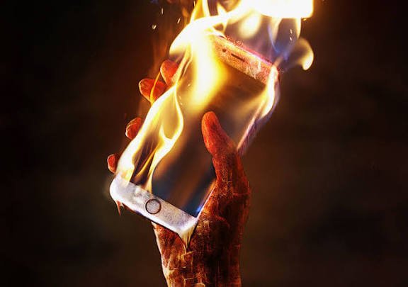 How Dubai’s Heat Affects Your iPhone Battery and Screen